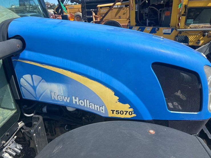 new-holland-t5070-image-16