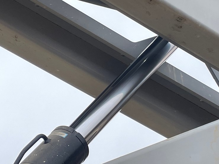 #7514-•-(s-2)-2012-genie-3369-rough-terrain-scissor-lift-image-54