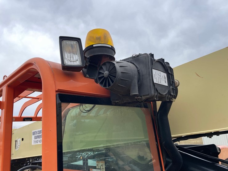 2014-jlg-g9-43a-image-14