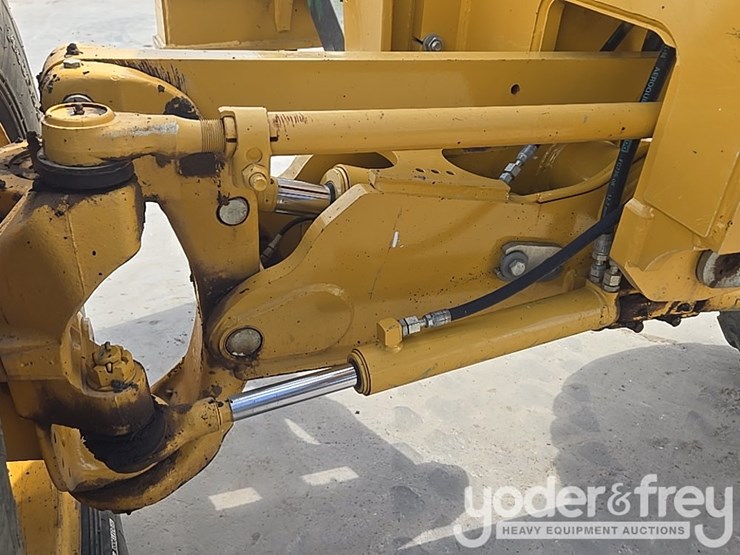 2019-deere-670g-image-38