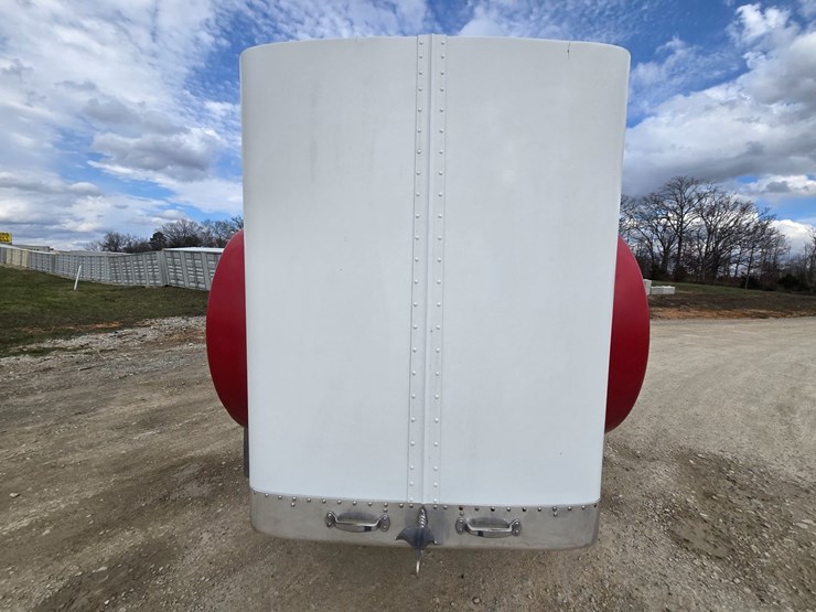 2000-peterbilt-379-image-40