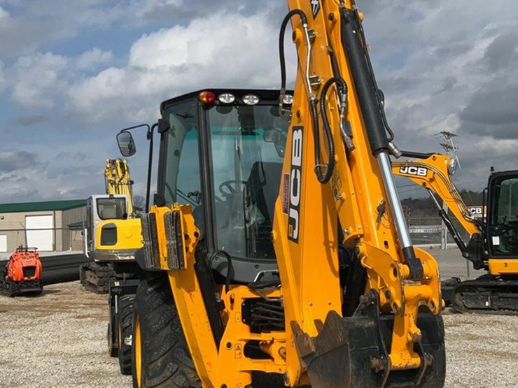 2023-jcb-3cx-image-5