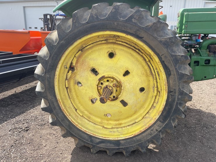 john-deere-b-image-13