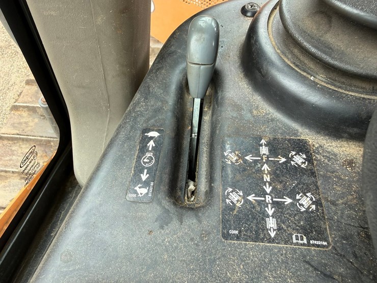 2016-case-1650m-image-60