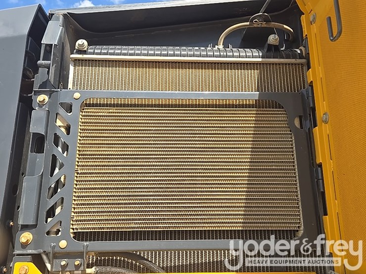 2019-deere-670g-image-76