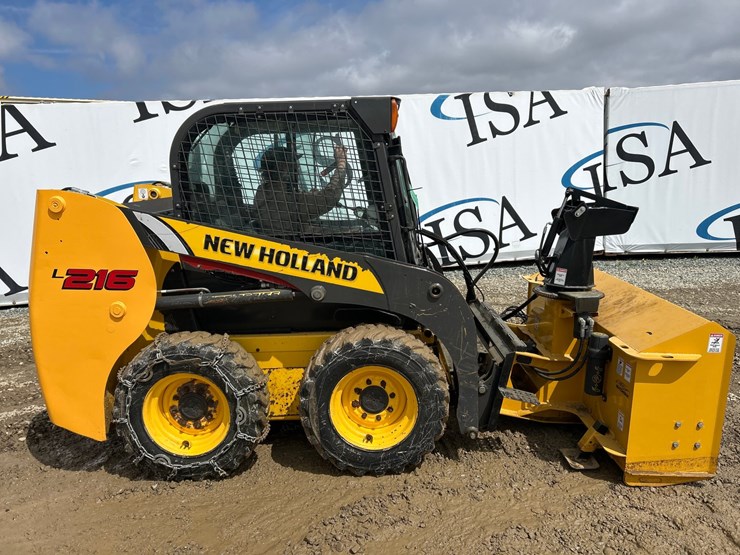 new-holland-l216-image-6