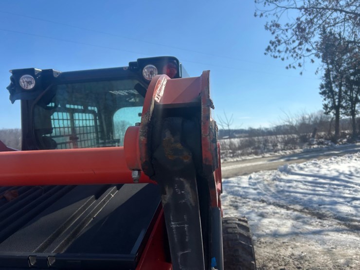 2018-kubota-ssv75-image-63