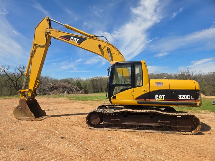 2003-caterpillar-320c-image-11