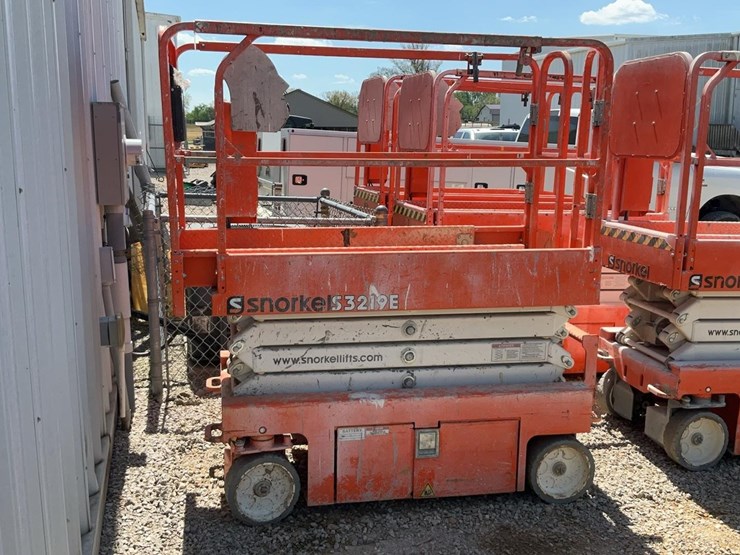 #427-•-snorkel-19'-scissor-lift-image-3