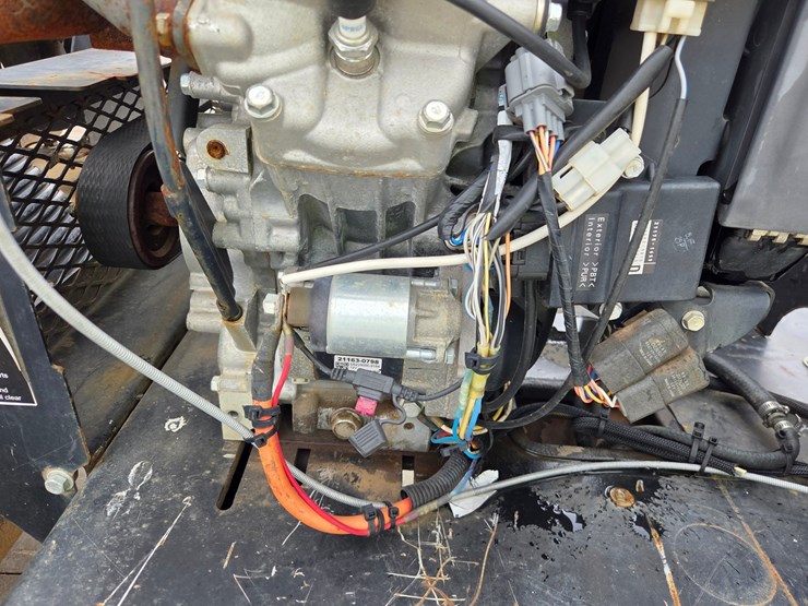 2019-massey-ferguson-8-image-19