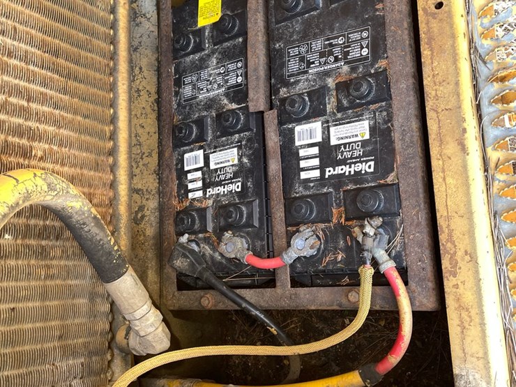 caterpillar-225-image-32