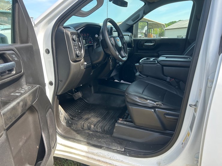 2021-chevrolet-2500-image-9