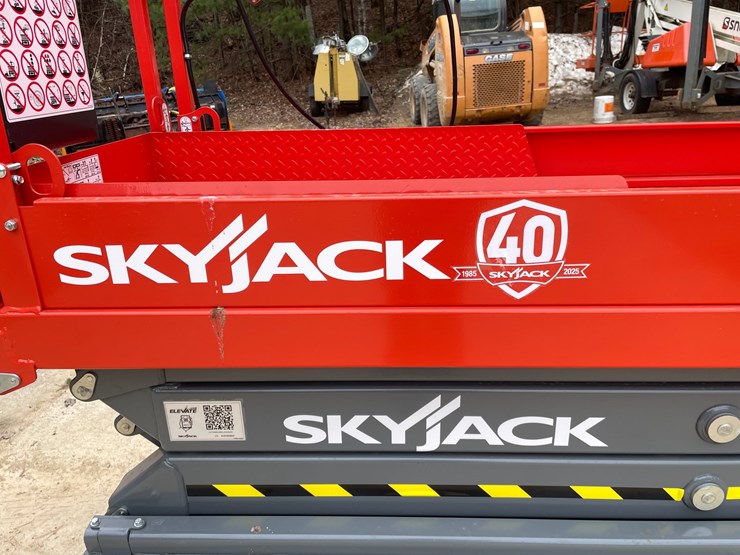 #7514a-•-2025-skyjack-sj3220e-electric-scissor-lift-image-9