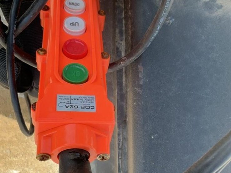 #178-•-hydraulic-forks-image-15