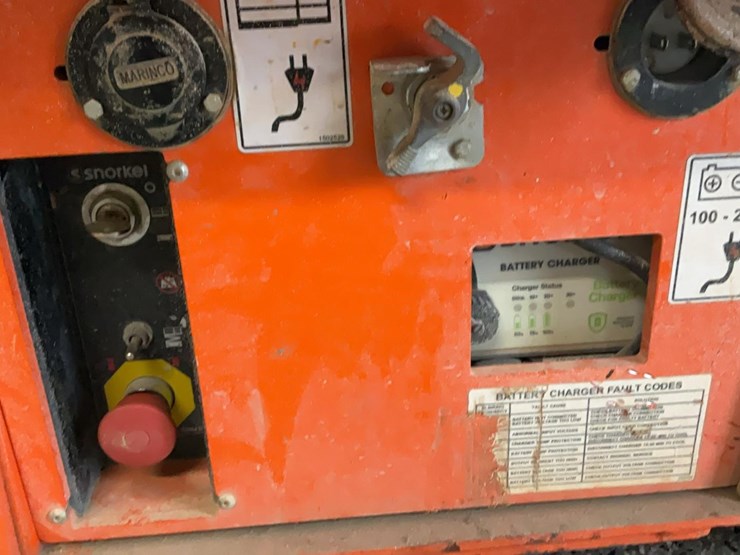 #411-•-2019-snorkel-19'-scissor-lift-image-9