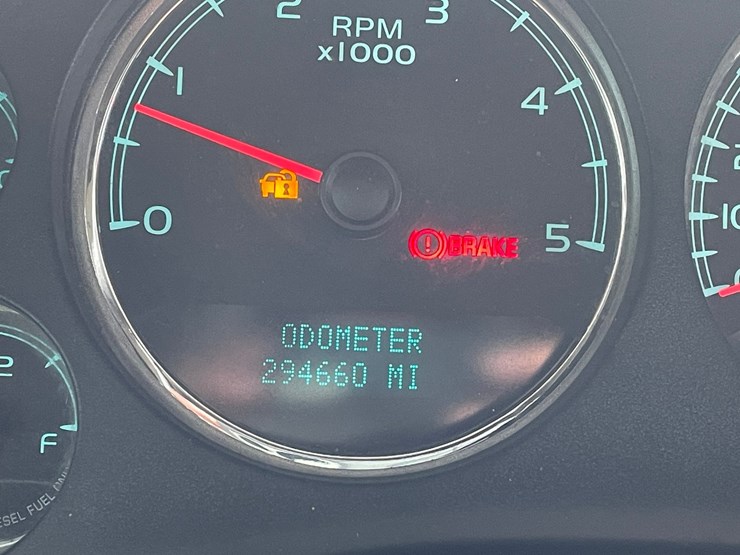 2008-gmc-3500hd-image-39