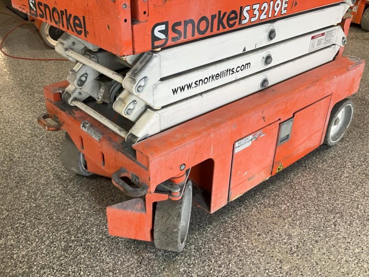#424-•-2020-snorkel-19'-scissor-lift-image-19