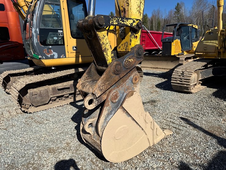 new-holland-eh160-image-10