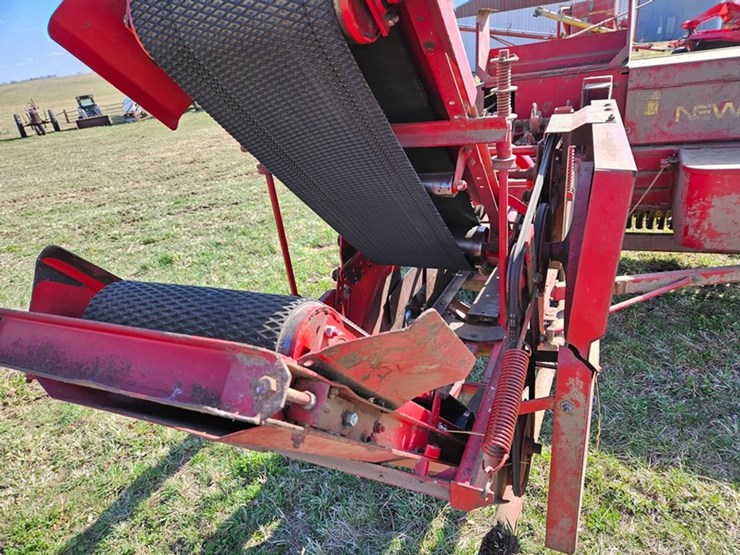 new-holland-315-image-30