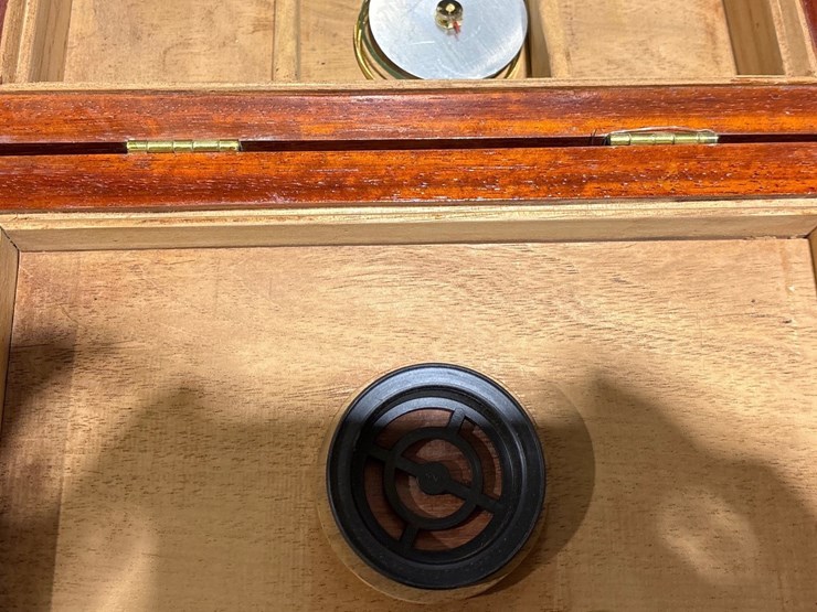 #718-•-wooden-storage-box-image-3