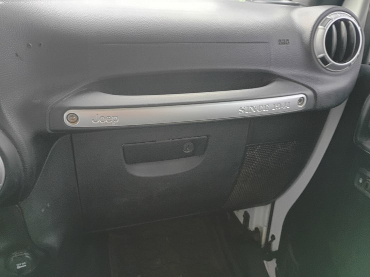 2015-jeep-wrangler-image-38