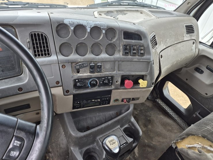 2000-caterpillar-c12-image-14