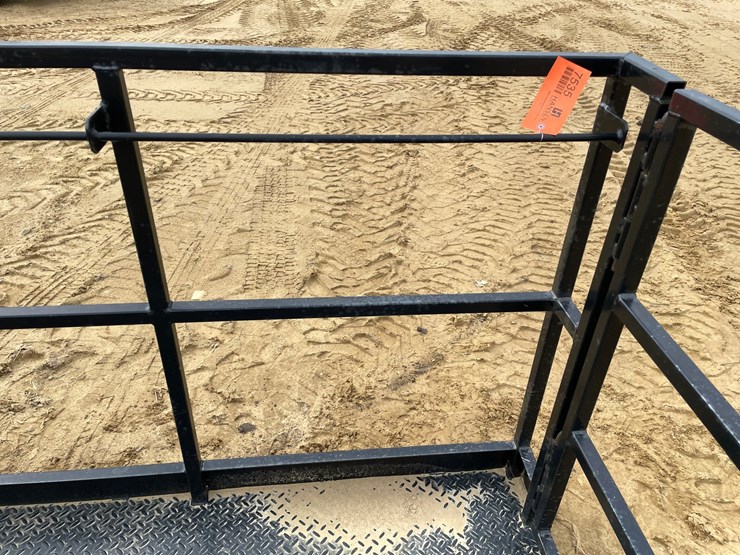 #7535-•-8'-work-platform-with-fork-pockets-image-12