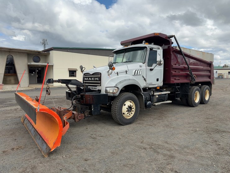 2010-mack-granite-gu713-image-1