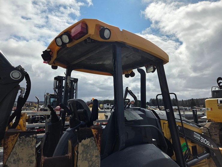 2019-deere-310-image-58