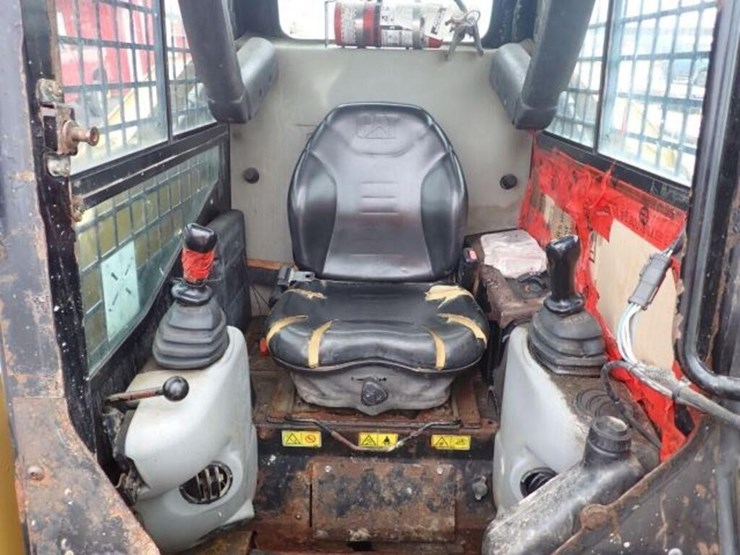 2009-caterpillar-232b-image-10