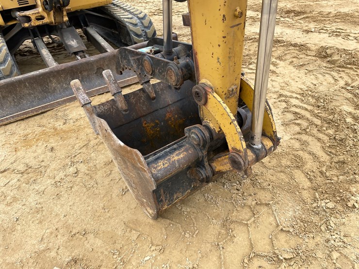 2014-caterpillar-303.5-image-30