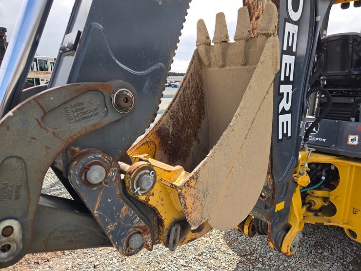 2019-deere-310-image-35