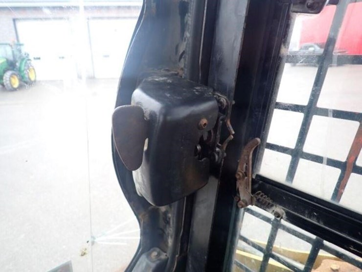 2010-caterpillar-232b-image-23