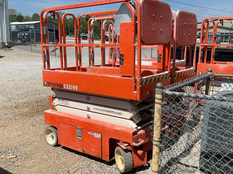#422-•-snorkel-19'-scissor-lift-image-3