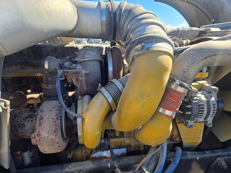 2005-peterbilt-379-image-46