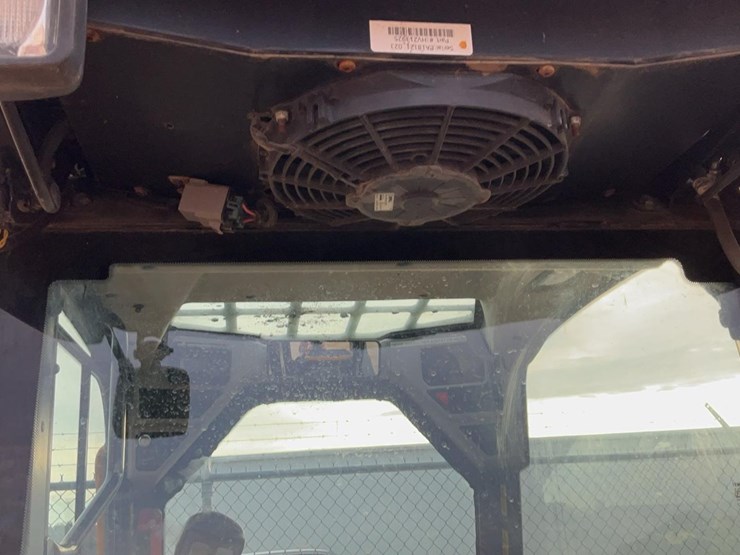 2022-jcb-215t-image-24