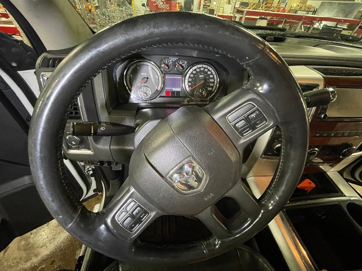 2012-dodge-3500-image-42