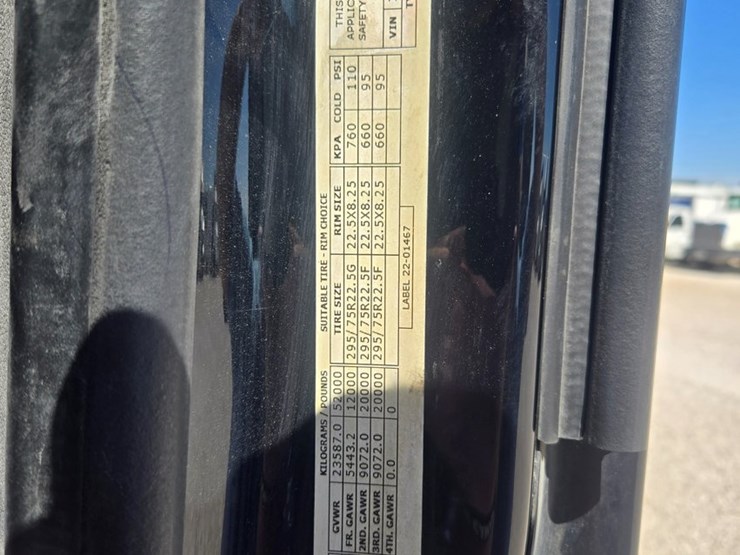 2016-peterbilt-579-image-48