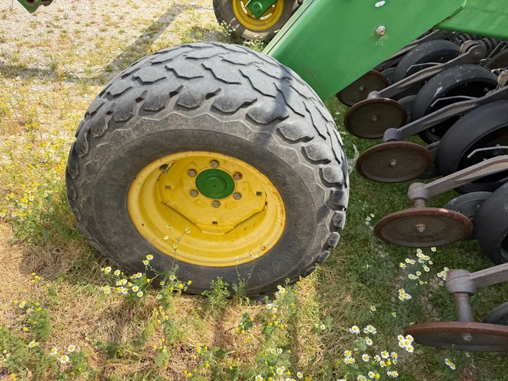 john-deere-1590-image-21