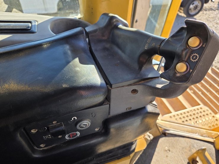 2007-caterpillar-d5n-lgp-image-49