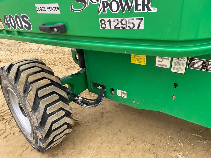 2016-jlg-400s-image-22