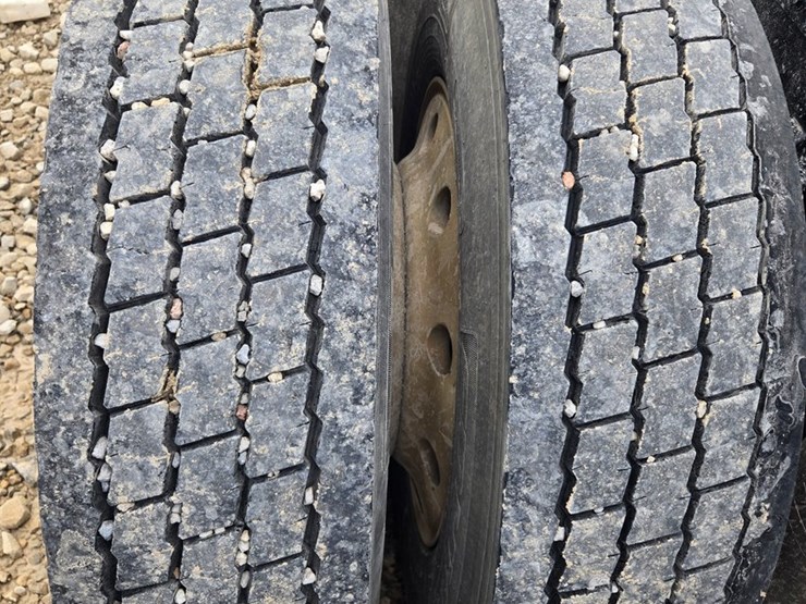 2000-peterbilt-379-image-77