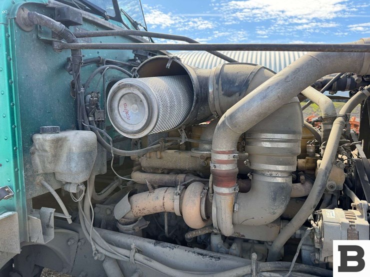 1990-peterbilt-377-image-37