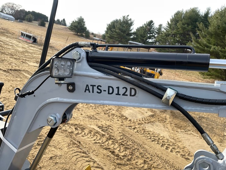 #1043-•-new-ats-d12d-mini-excavator-image-24