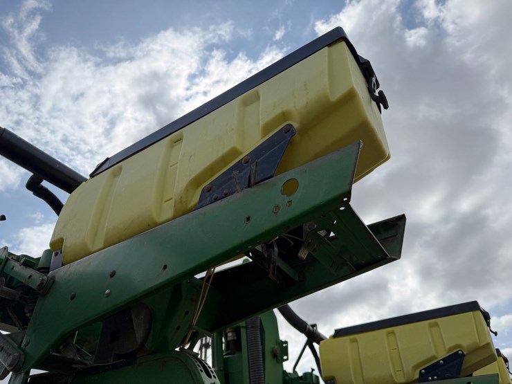 john-deere-1720-image-56