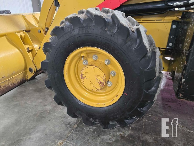 2021-caterpillar-420-image-25