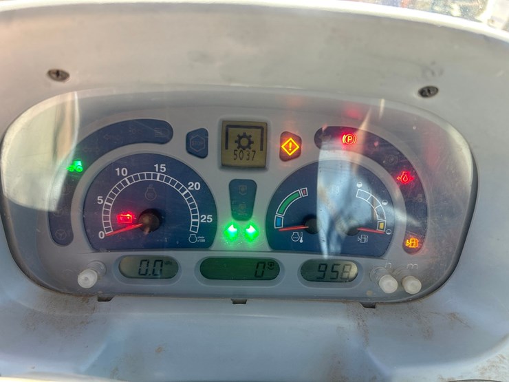 new-holland-t5070-image-52