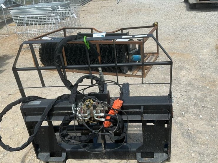 #178-•-hydraulic-forks-image-4