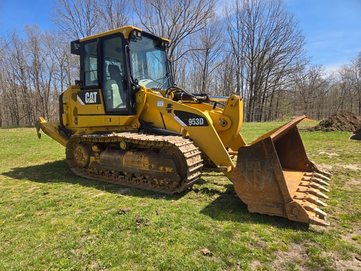 2014-caterpillar-953d-image-22