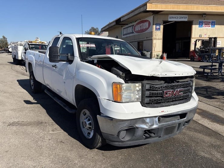2012-gmc-sierra-2500-image-2